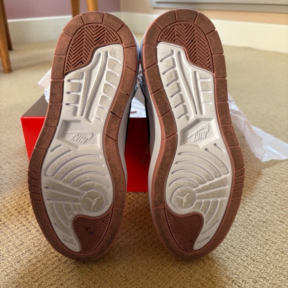 Nike Women's Elevate Air Jordan Hi-Tops - Picture 4 of 9